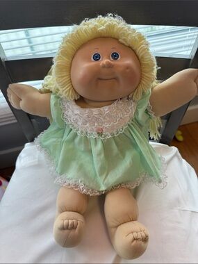 Vintage 1986 Cabbage Patch Blonde Doll